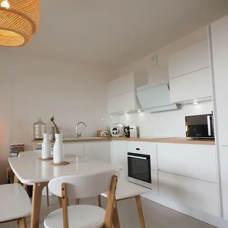 Apartment La : Proche Plages & Vue Superbe Sur Les Iles D'or