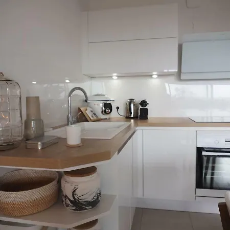 Apartment La : Proche Plages & Vue Superbe Sur Les Iles D'or