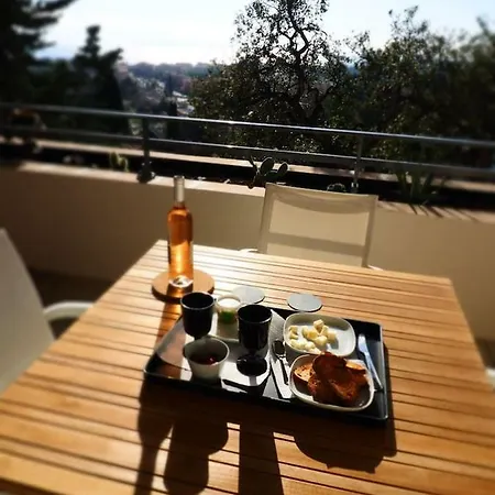 Apartment La : Proche Plages & Vue Superbe Sur Les Iles D'or
